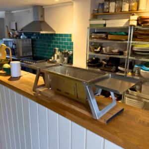 Jiko la Kuchomea Mkaa la Chuma cha Pua kwa Matumizi ya Nyumbani na Nje – Halina Moshi, Linabebeka na Linakunjika